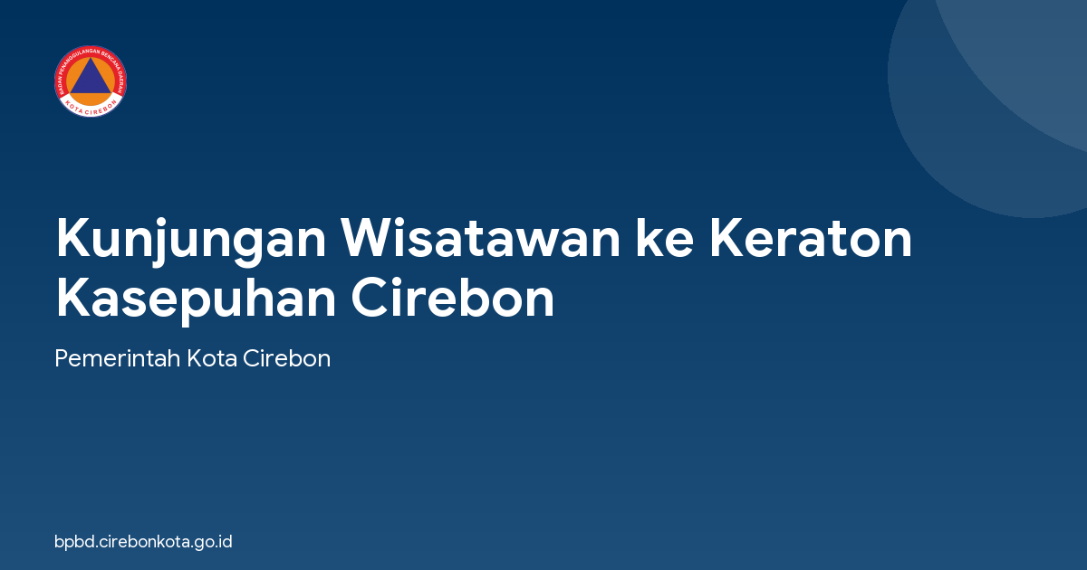 Kunjungan Wisatawan ke Keraton Kasepuhan Cirebon